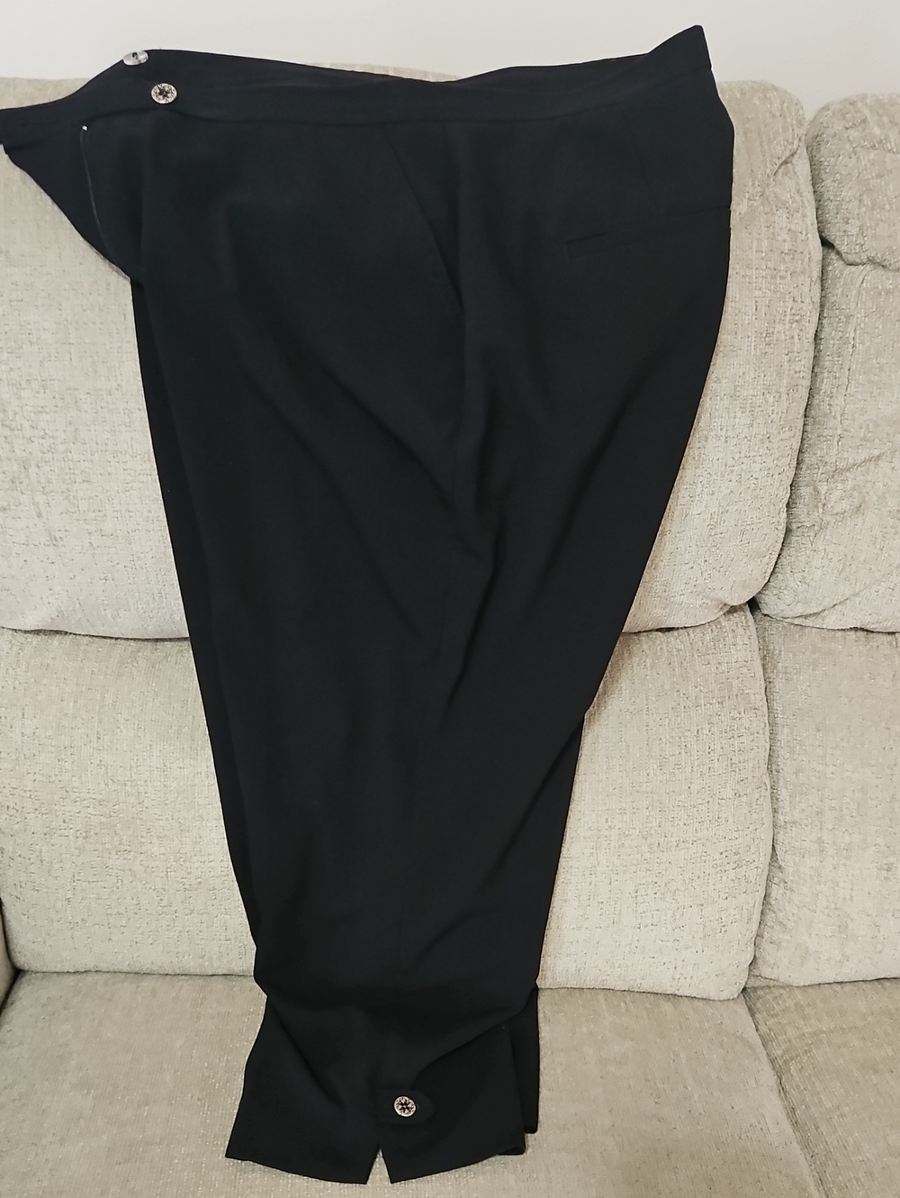 Women's Black Pull-On Capris with Button Hem